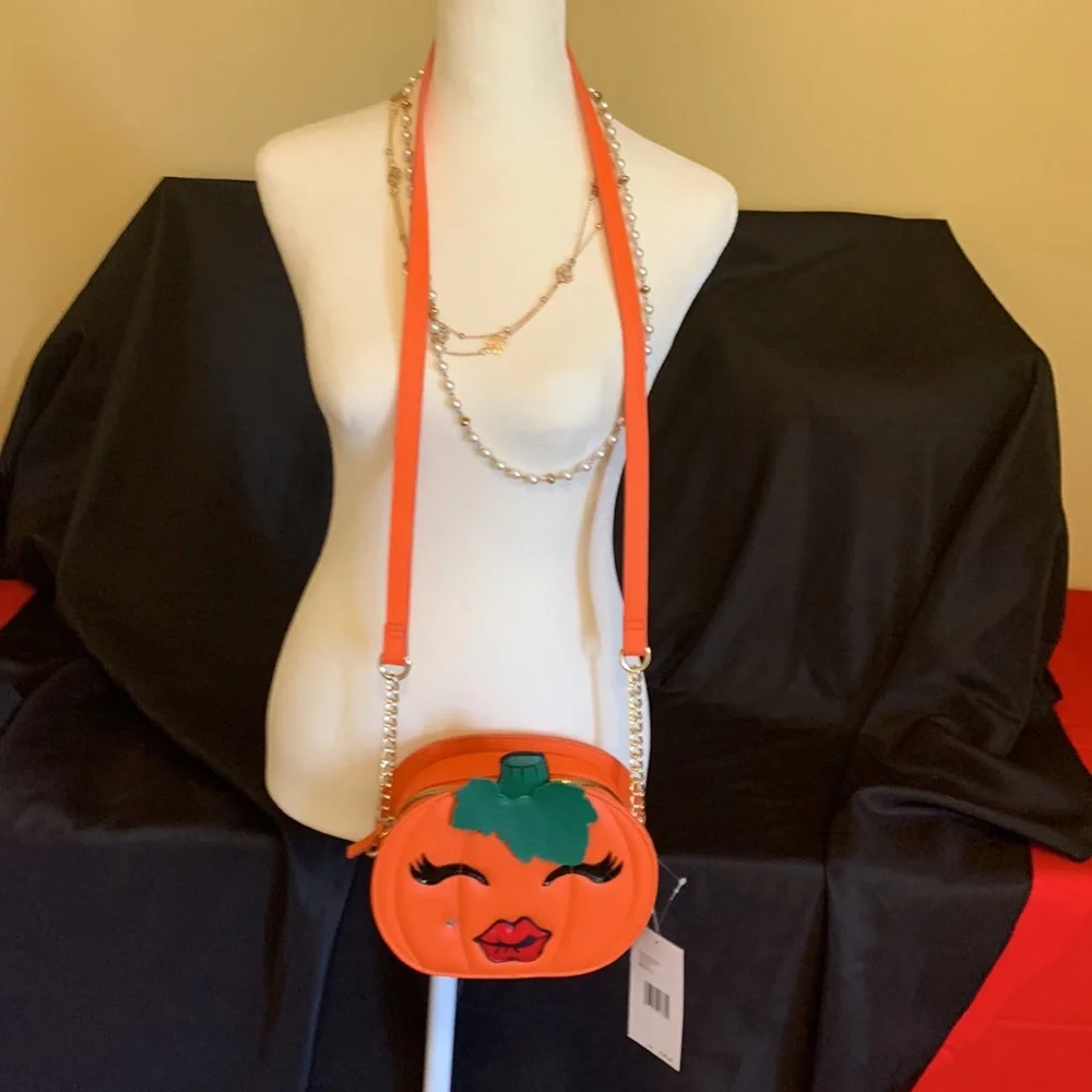 Rare Betsey Johnson NWT Pumpkin Purse - Picture 4 of 13